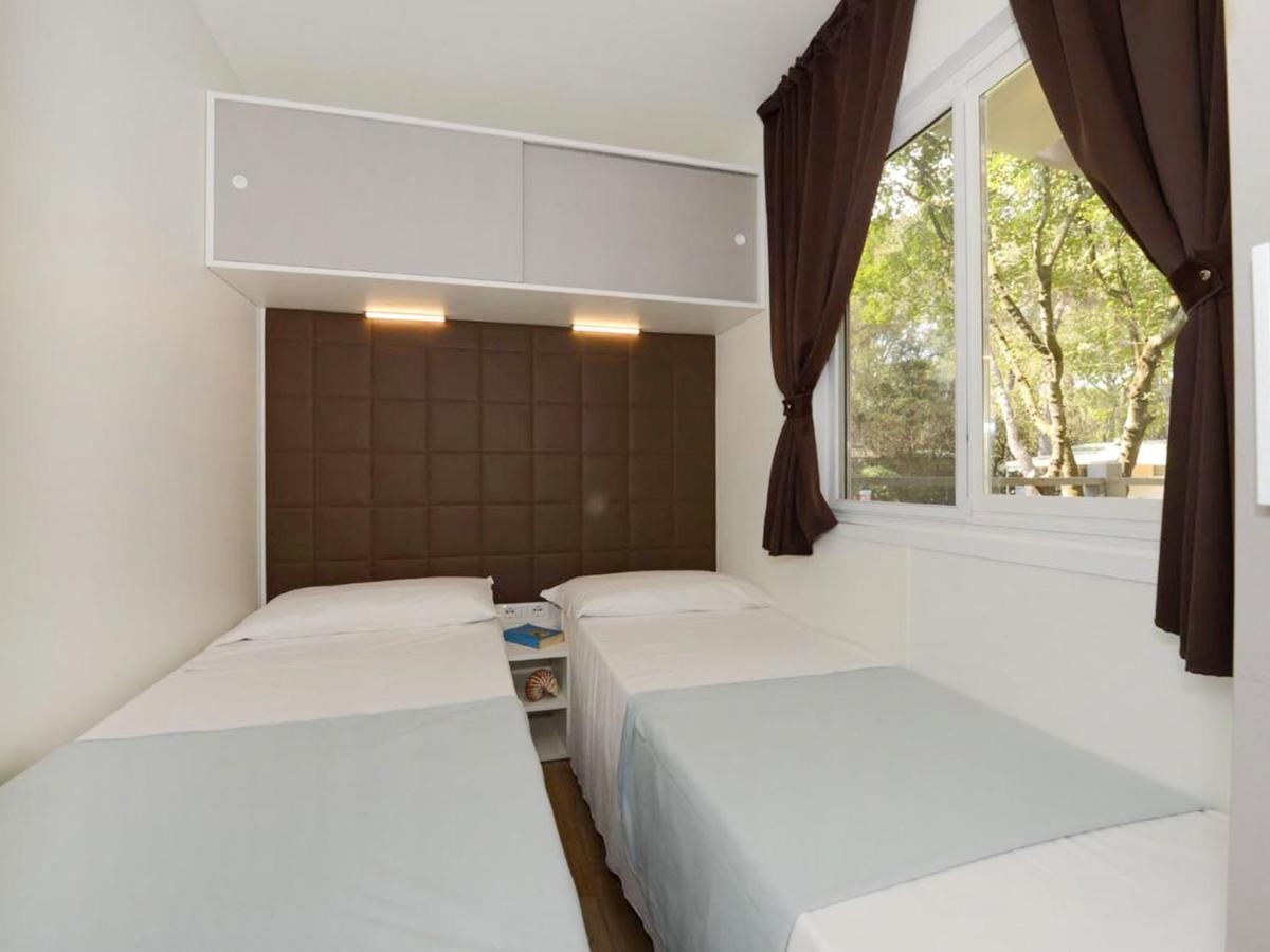 Holiday Home Maxi Caravan Capri By Interhome Baia Domizia Exteriör bild