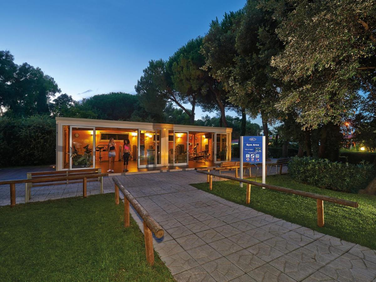 Holiday Home Maxi Caravan Capri By Interhome Baia Domizia Exteriör bild